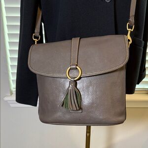 Dooney & Bourke Elegant Gray Leather Crossbody Bag